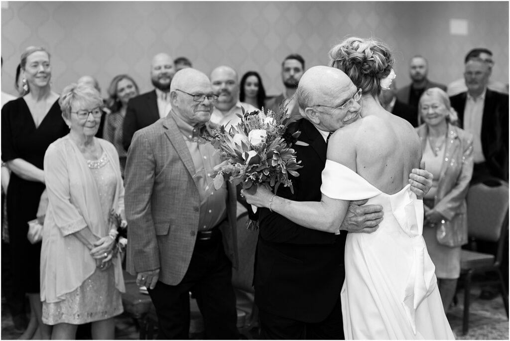 Sioux Falls Country Club Spring wedding - Ceremony