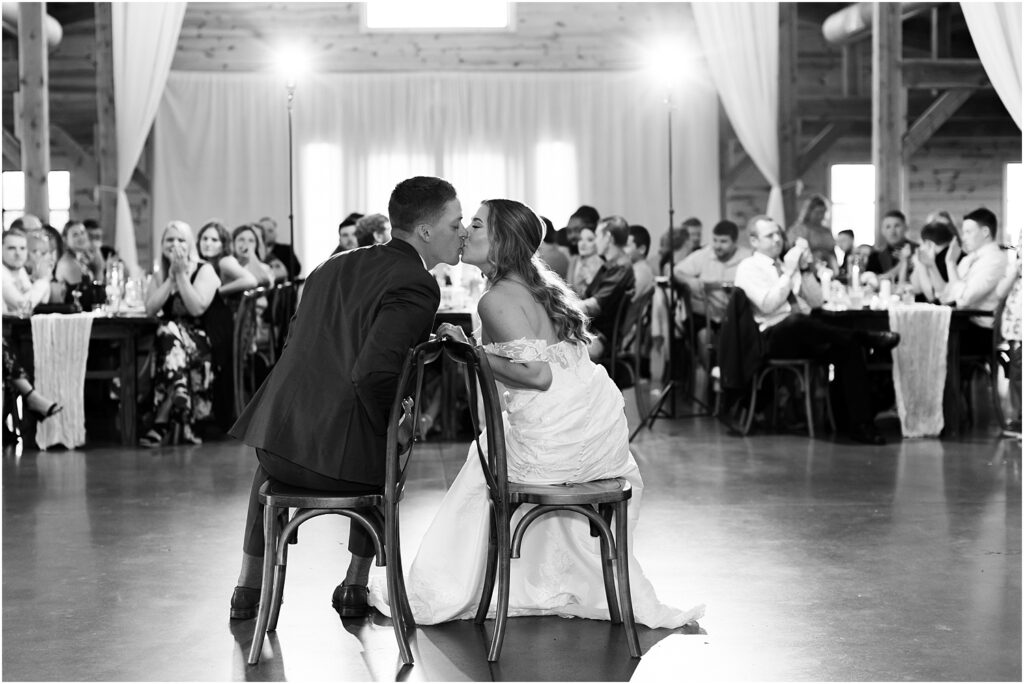 Sioux Falls barn wedding - pink and champage - Summer wedding