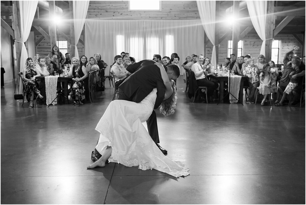 Sioux Falls barn wedding - pink and champage - Summer wedding